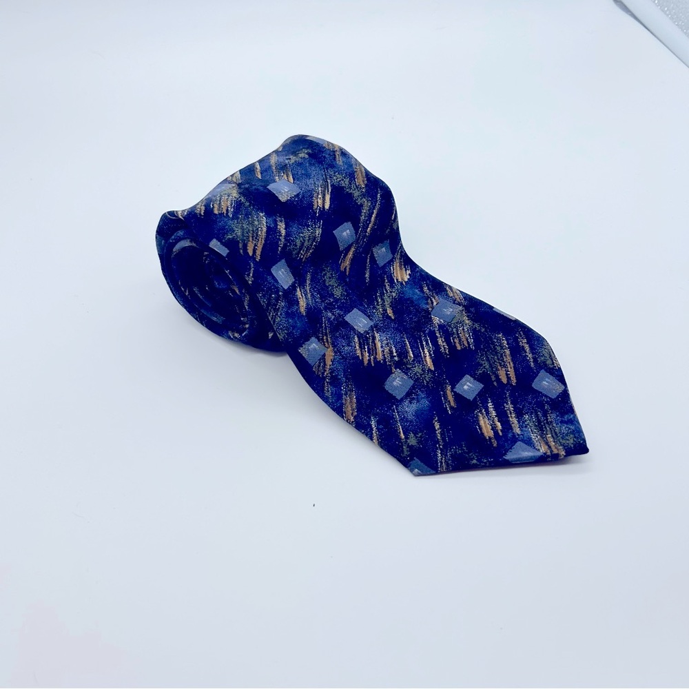 J.‎ Ferrar men’s tie.